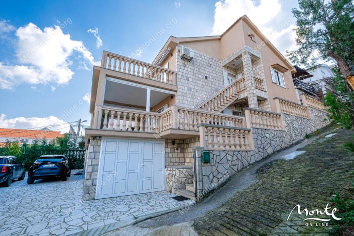 Image No.3-5 Bed House for sale