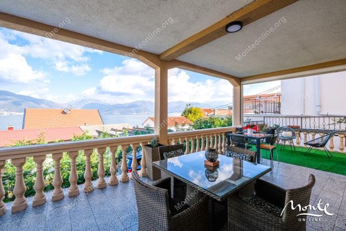 Image No.8-5 Bed House for sale