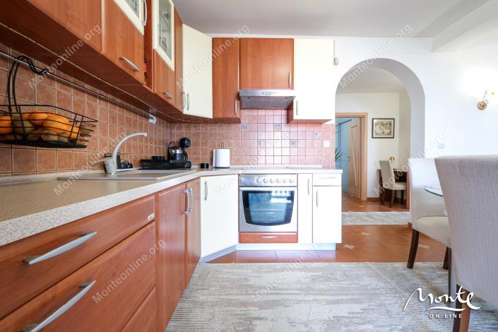 Image No.30-5 Bed House for sale