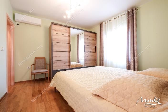 Image No.40-5 Bed House for sale