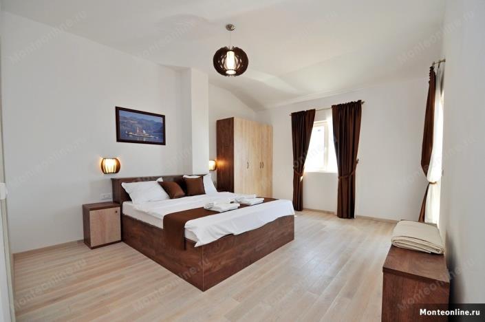 Image No.17-3 Bed House for sale