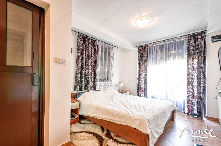 Image No.10-4 Bed House for sale