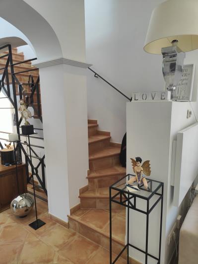 Image No.8-3 Bed House for sale