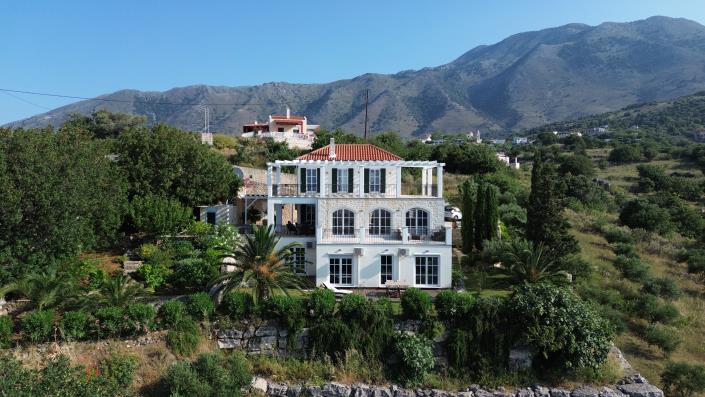 Image No.9-6 Bed Villa for sale