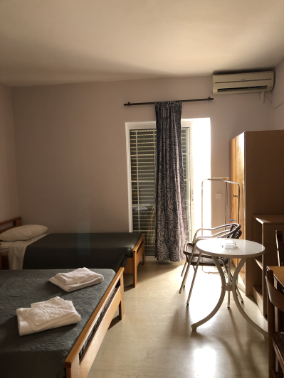 Image No.4-9 Bed Hotel for sale