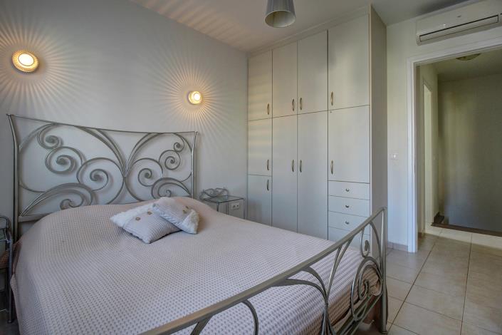 Image No.16-2 Bed Maisonette for sale