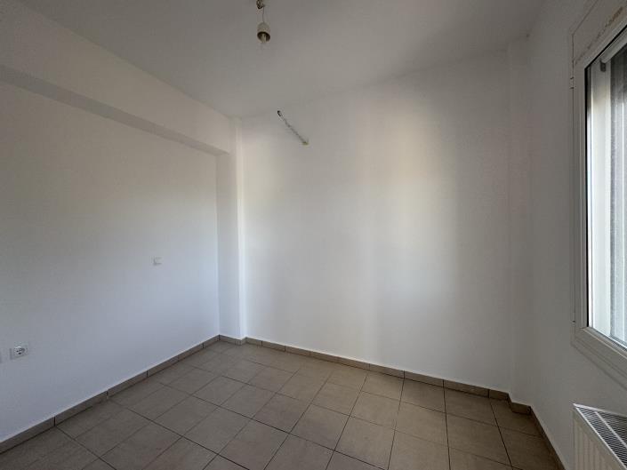 Image No.10-3 Bed Maisonette for sale