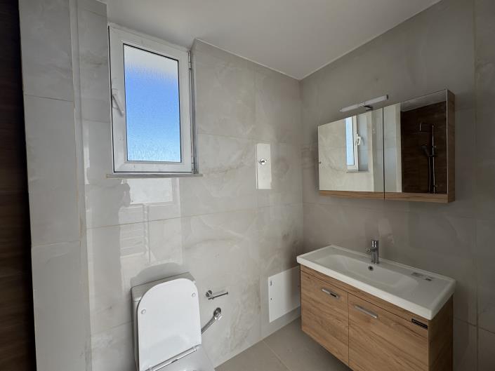 Image No.19-3 Bed Maisonette for sale