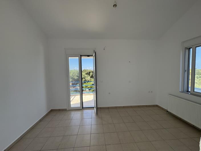 Image No.20-3 Bed Maisonette for sale