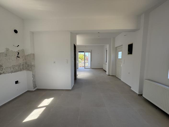 Image No.8-3 Bed Maisonette for sale