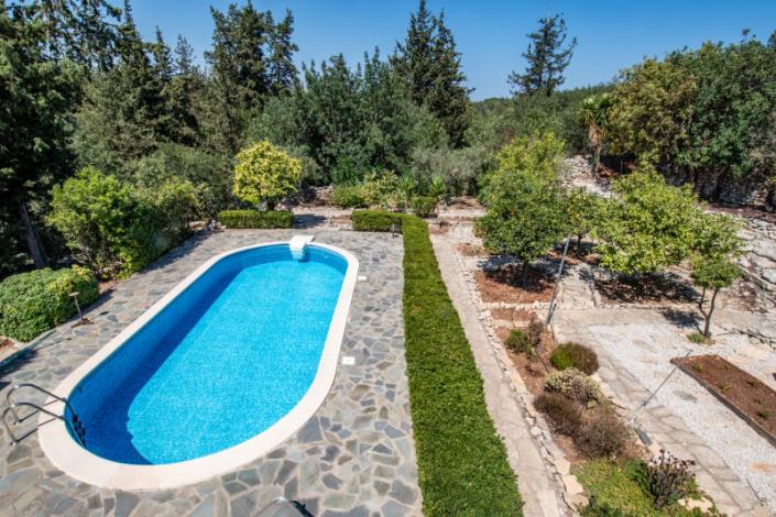 Image No.1-3 Bed Villa / Detached for sale