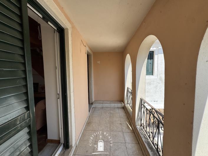 Image No.9-2 Bed House for sale