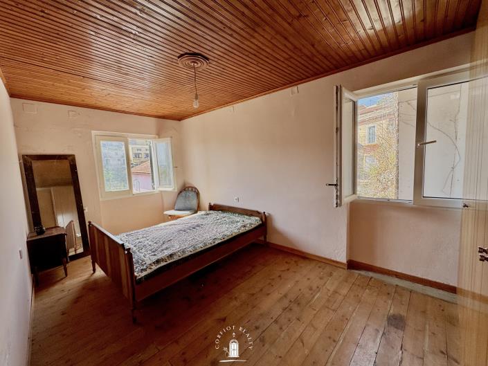 Image No.16-2 Bed House for sale