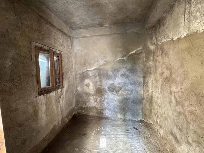 Image No.24-2 Bed House for sale