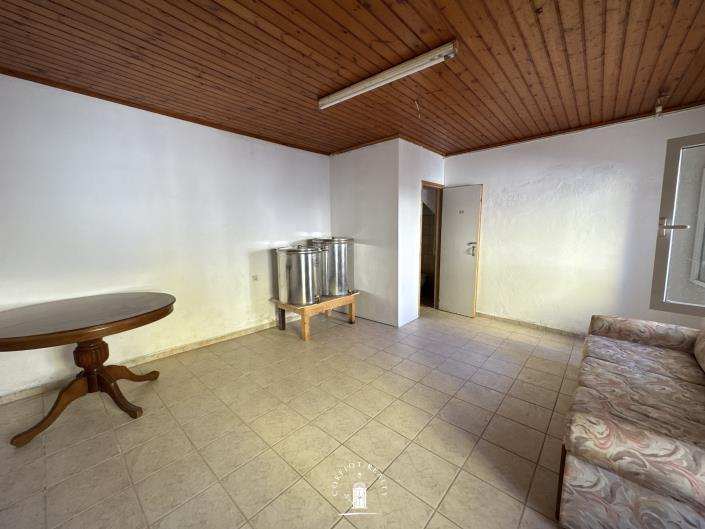 Image No.6-2 Bed House for sale