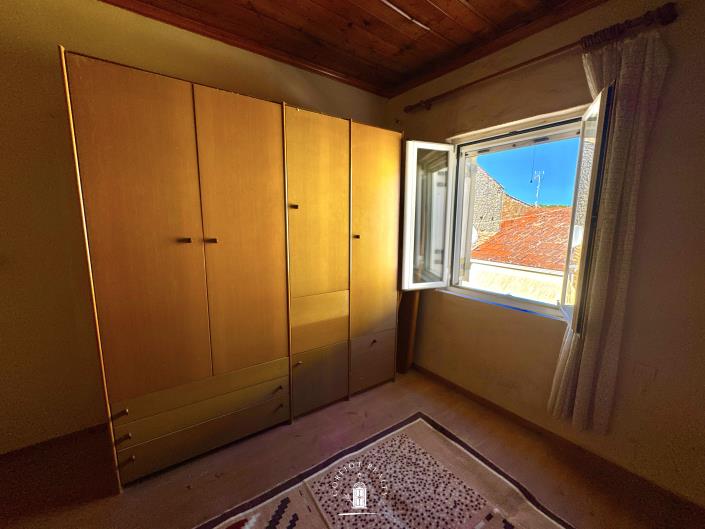 Image No.8-2 Bed House for sale