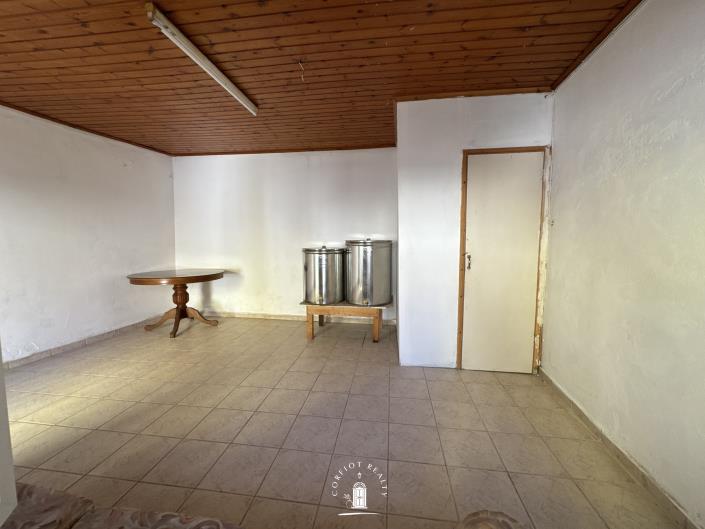 Image No.9-2 Bed House for sale