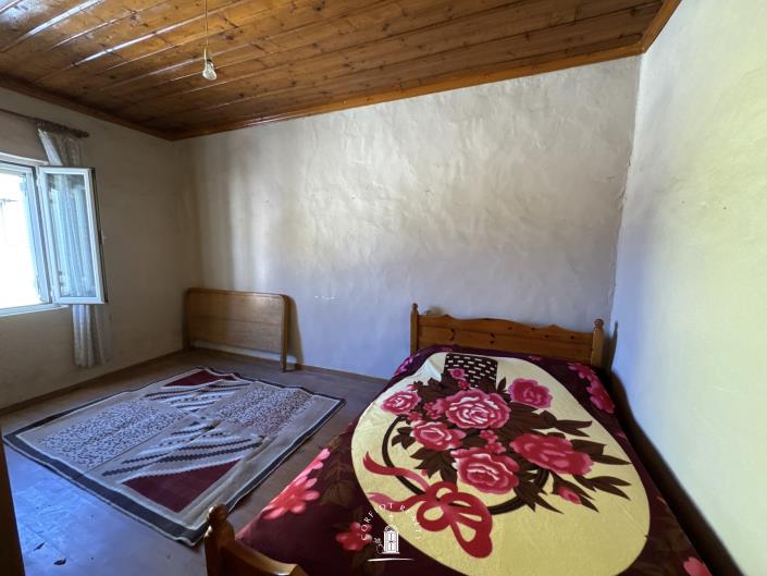 Image No.12-2 Bed House for sale