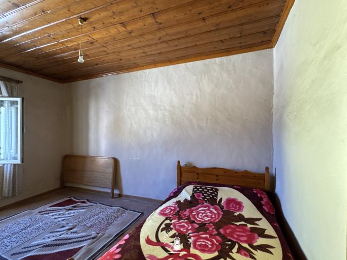 Image No.13-2 Bed House for sale