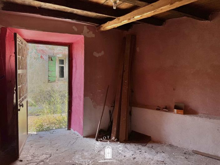 Image No.11-3 Bed House for sale