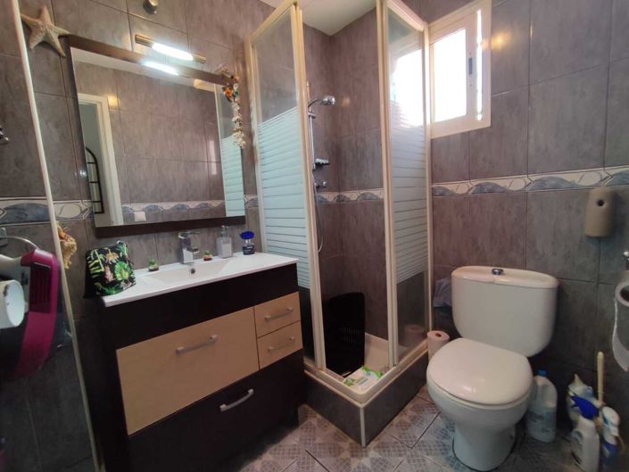 Image No.15-3 Bed House for sale