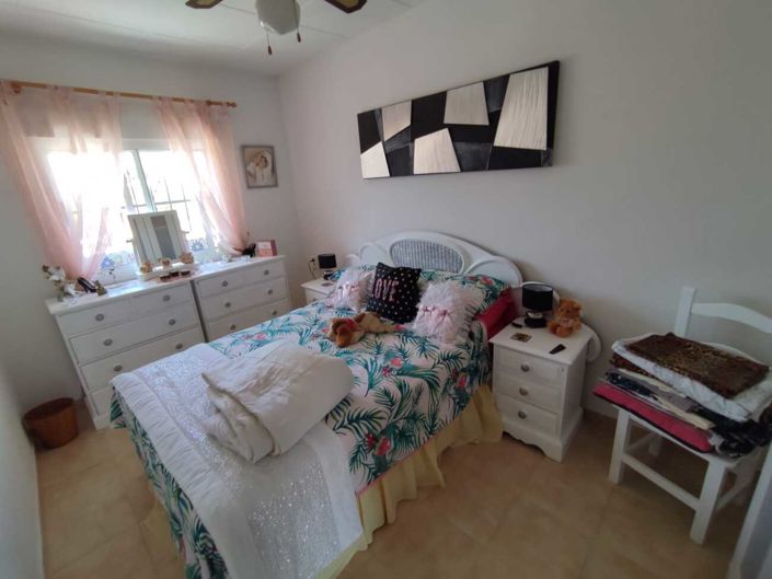 Image No.18-3 Bed House for sale