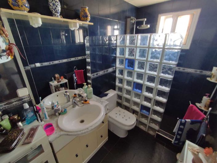 Image No.19-3 Bed House for sale