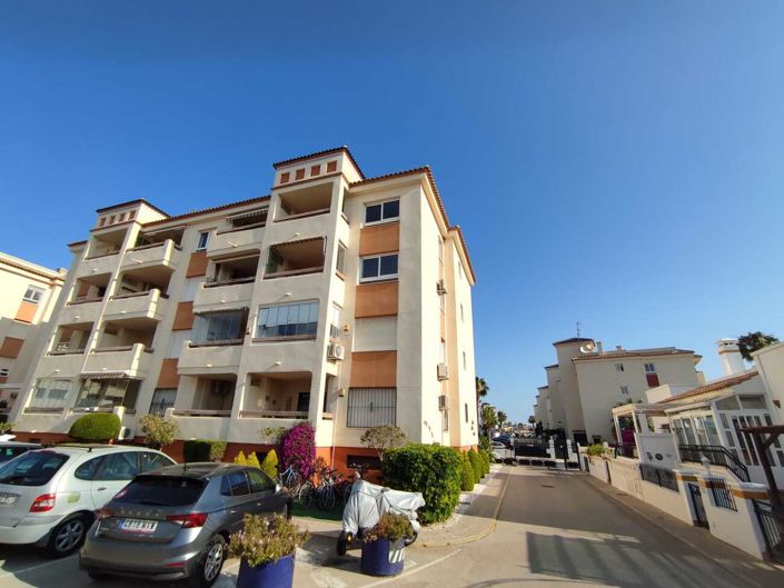 Image No.11-2 Bed Property for sale