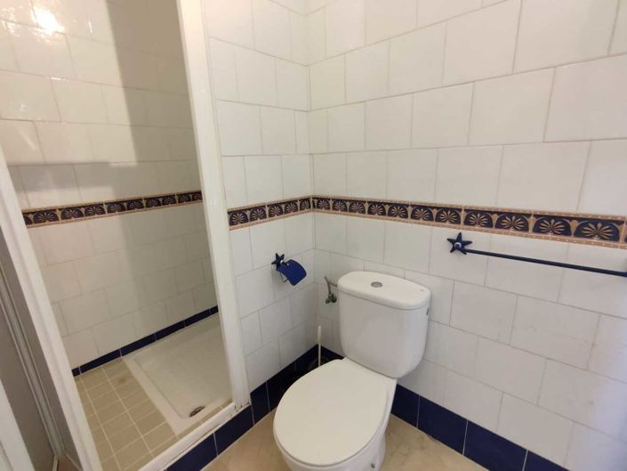 Image No.21-2 Bed Property for sale