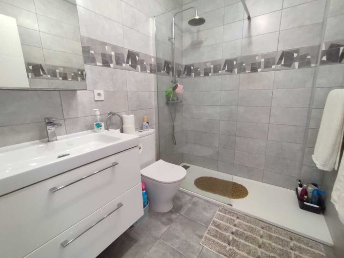 Image No.8-3 Bed Townhouse for sale