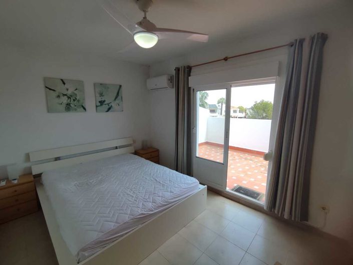 Image No.19-3 Bed Townhouse for sale