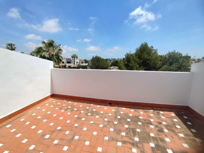 Image No.20-3 Bed Townhouse for sale