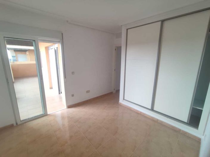 Image No.17-2 Bed Property for sale