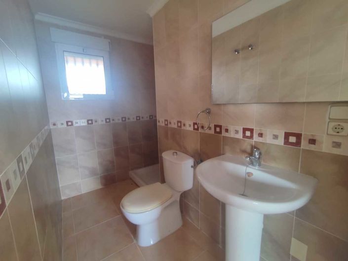 Image No.18-2 Bed Property for sale