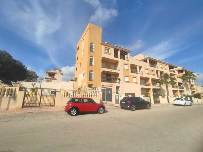 Image No.19-2 Bed Property for sale