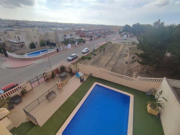 Image No.4-2 Bed Property for sale