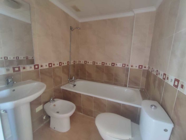 Image No.5-2 Bed Property for sale