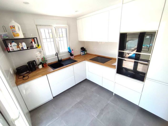 Image No.12-2 Bed House for sale