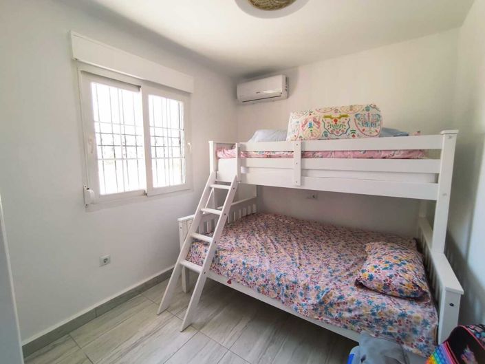 Image No.17-2 Bed House for sale