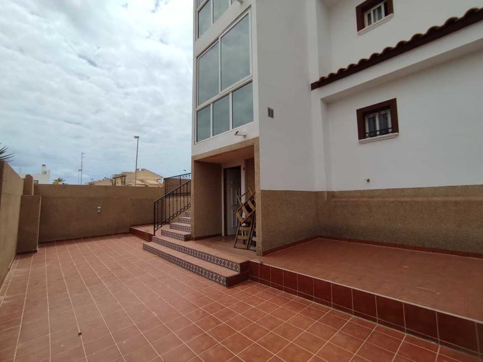 Image No.15-5 Bed Townhouse for sale