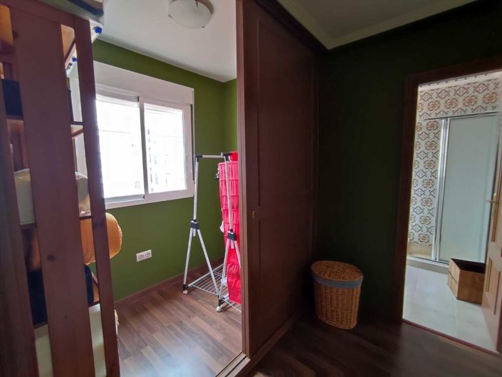 Image No.25-5 Bed Townhouse for sale