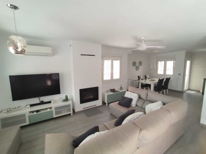 Image No.3-4 Bed Villa for sale