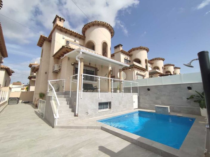 Image No.30-4 Bed Villa for sale
