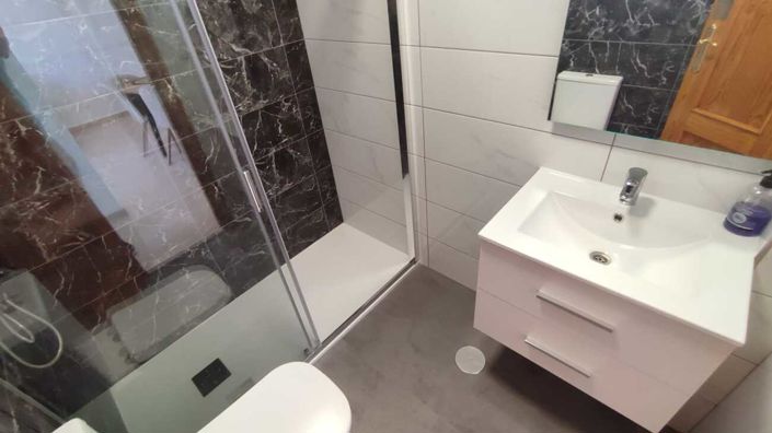 Image No.18-2 Bed Apartment for sale