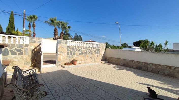 Image No.12-5 Bed Townhouse for sale