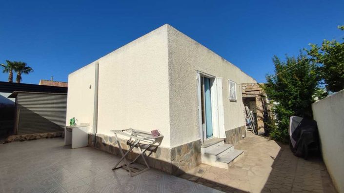 Image No.16-5 Bed Townhouse for sale