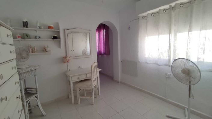 Image No.23-5 Bed Townhouse for sale