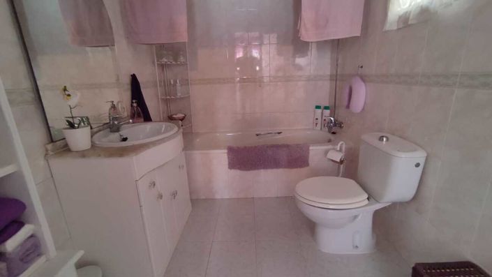 Image No.5-5 Bed Townhouse for sale