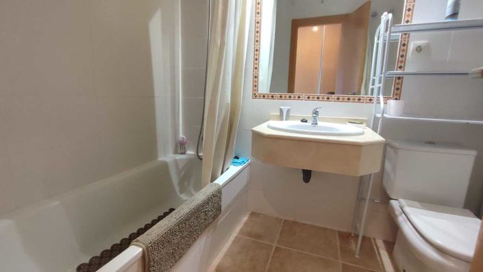 Image No.19-2 Bed Apartment for sale