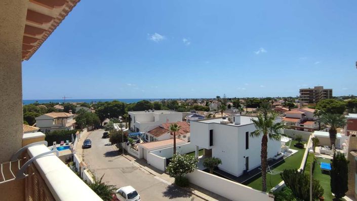 Image No.12-2 Bed Property for sale